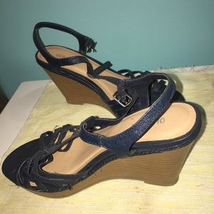 Navy blue wedges